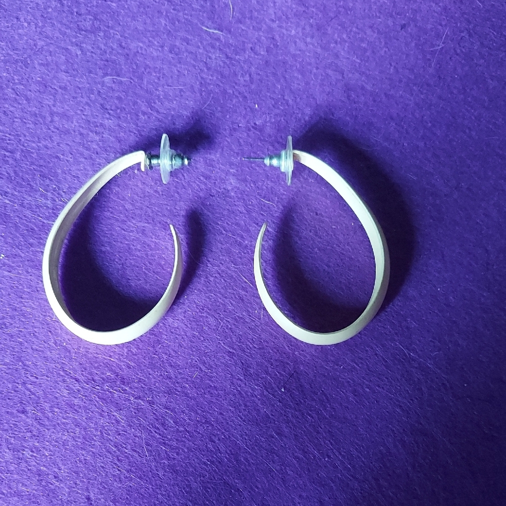Elegant Cream Hoop Earrings